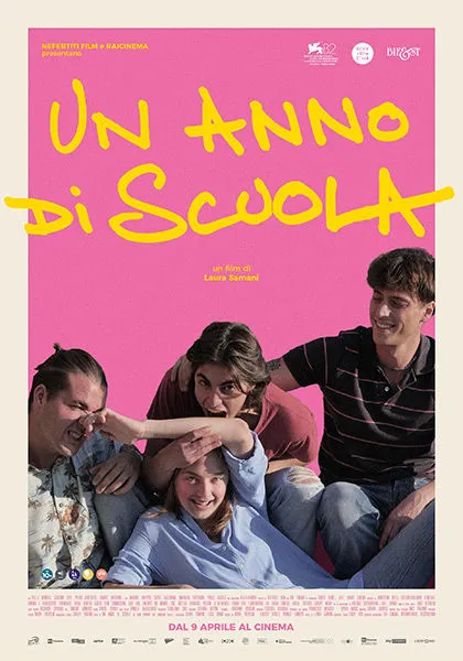 la locandina ufficiale del film italiano "Un anno di scuola", diretto dalla regista Laura Samani.